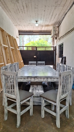Imagen de MESA RESTORATION PATAS FRANCESAS + SILLAS HINDU