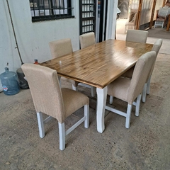 Imagen de MESA LUIS V + SILLAS VESTIDAS