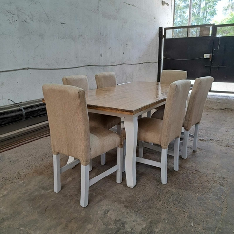 MESA LUIS V + SILLAS VESTIDAS