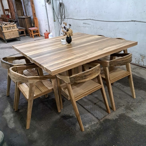 MESA DE PETIRIBI PATA CUBO + COLONIALES