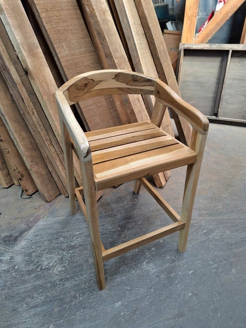 SILLA ALTA COLONIAL EN PETIRIBI