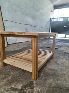 MESA RATONA CON ESTANTE VARILLADO - tienda online