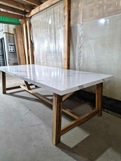 MESA DE SPL CON PATAS DE MADERA - tienda online