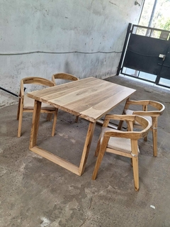 MESA DE PETIRIBI + SILLAS + ALMOHADONES - Muebles Priscob