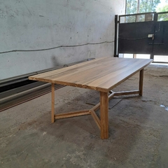 MESA DE PETIRIBI 2.40 X 1.20 PATAS MODELO Y - comprar online