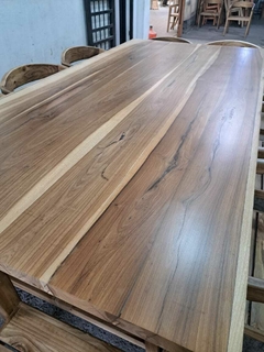 MESA DE PETIRIBI + SILLONCITOS DE PINO MACIZO