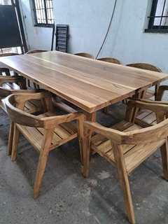 Imagen de MESA DE PETIRIBI + SILLONCITOS DE PINO MACIZO