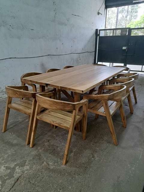 MESA DE PETIRIBI + SILLONCITOS DE PINO MACIZO