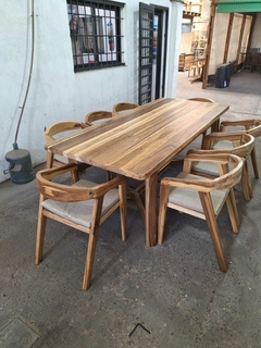 MESA DE PETIRIBI PUNTAS REDONDEADAS + SILLAS COLONIALES + ALMOHADONES - tienda online