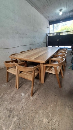 MESA DE PETIRIBI PATAS Y + SILLAS COLONIALES en internet