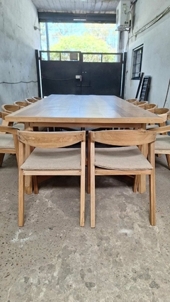 MESA DE PETIRIBI CON MARCO + SILLAS COLONIALES + ALMOHADONES - Muebles Priscob