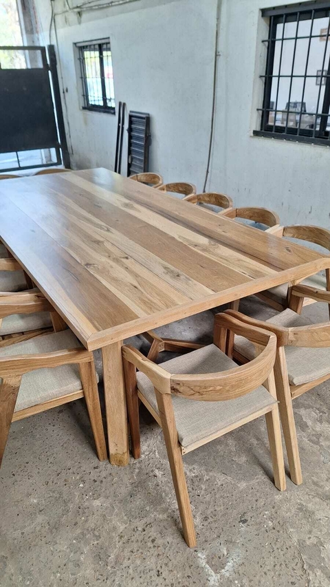 MESA DE PETIRIBI CON MARCO + SILLAS COLONIALES + ALMOHADONES