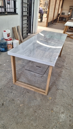 MESA DE SPL CON PATAS MODELO U en internet