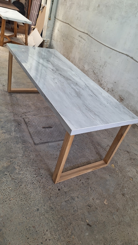 MESA DE SPL CON PATAS MODELO U