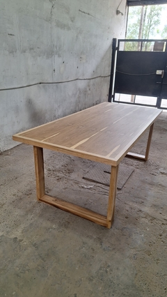 MESA ENCHAPADA EN PETIRIBI - tienda online