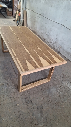 MESA ENCHAPADA EN PETIRIBI - comprar online