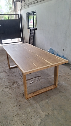 MESA ENCHAPADA EN PETIRIBI - Muebles Priscob