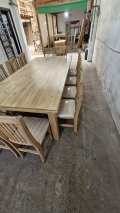 MESA ESTILO CAMPO LAQUEADA + SILLAS TAPIZADAS ENCERADAS - - comprar online