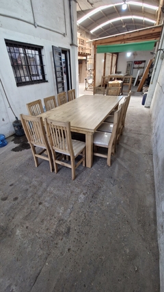 MESA ESTILO CAMPO LAQUEADA + SILLAS TAPIZADAS ENCERADAS - - Muebles Priscob