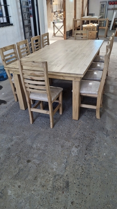 MESA ESTILO CAMPO LAQUEADA + SILLAS FAJAS TAPIZADAS ENCERADAS - tienda online