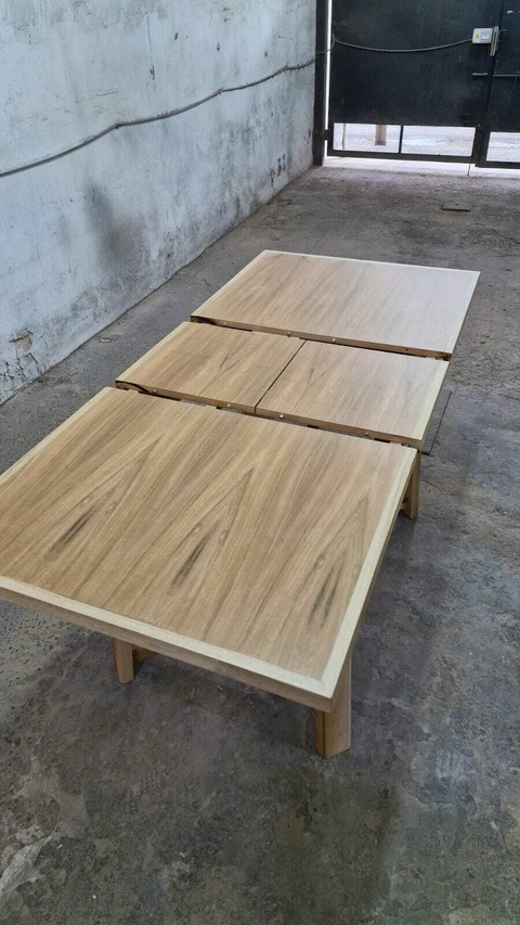 MESA EXTENSIBLE EN PETIRIBI