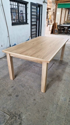 MESA DE PETIRIBI PATAS PARIS - Muebles Priscob