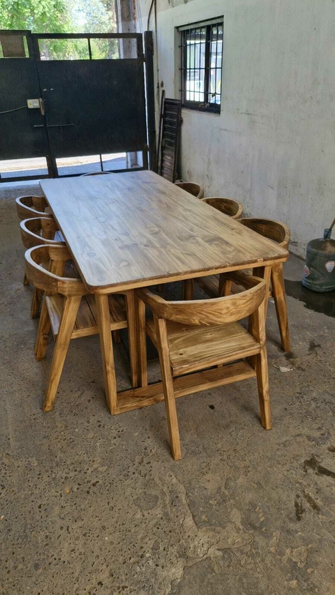 MESA PATAS U + SILLAS COLONIALES