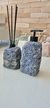 Kit saboneteira e difusor para banheiro
Conjunto para banheiro
Kit lavabo
Saboneteira decorativa
Difusor de ambiente banheiro
Acessórios de banheiro
Kit higiene banheiro
Kit banheiro pedra natural
Kit saboneteira luxo
Kit banheiro mármore  ônix 
sabonetei