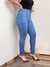 Calça jeans skinny azul claro - Q Bonita 