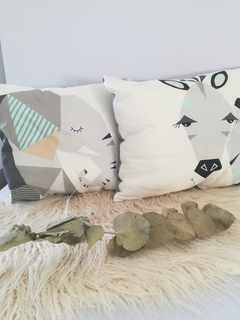 SET DE ALMOHADONES X2 AFRICA