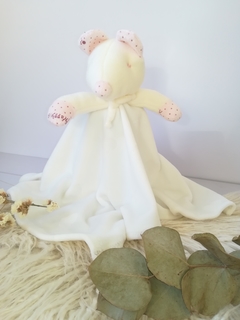 TRAPITO DE APEGO PLUSH RATÓN CON MANOS ROSA