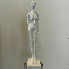 ESTATUA BLANCA GRANDE en internet