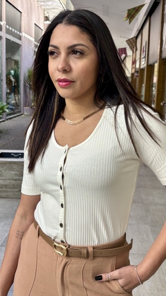 BLUSA CANELADA BOTÕES - OFF WHITE - LAVIM