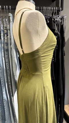 VESTIDO MIDI RETRÔ - VERDE MILITAR na internet