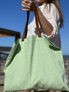 BOLSA CON MANIJAS DE CUERO (SE SACAN PARA LAVAR) - comprar online