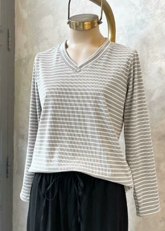 [MORLEY GRUESO] Remera "v" rayada - comprar online