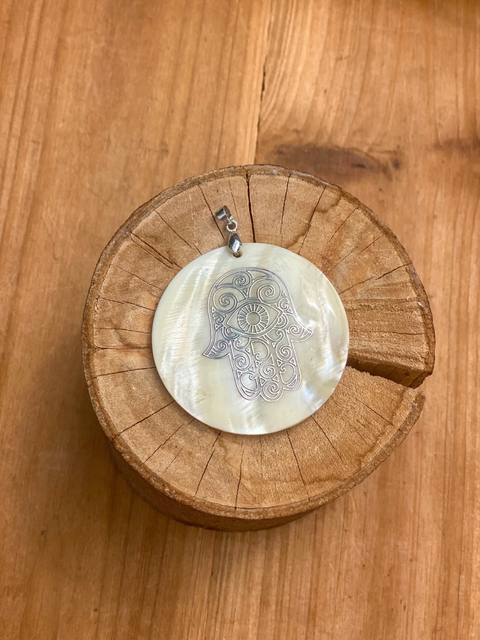 Pingente Hamsa Madrepérola