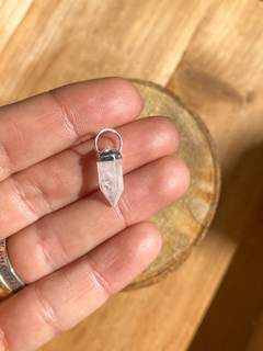 Pingente Pontinha Quartzo Leitoso na internet