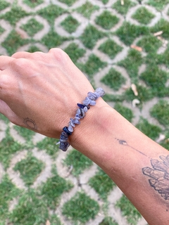 Pulseira Cascalho Iolita na internet