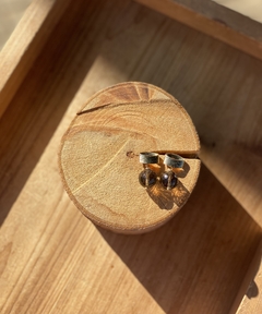 Brinco Quartzo fumê banhado a ouro 18k