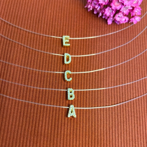 Colar Fio de Nylon Letra Cravejada C/ Micro Zircônias