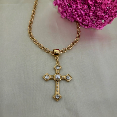 Colar Elos C/ Pingente Cruz Strass e Pérola