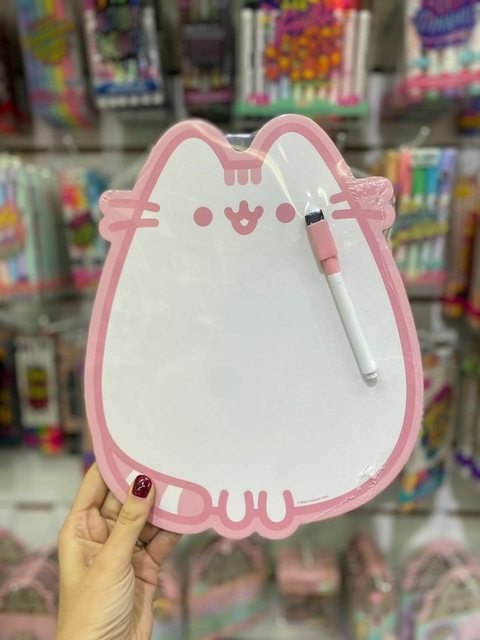 PIZARRA MOOVING PUSHEEN GATITO IMANTADA C/MARCADOR 22 X 30 CM