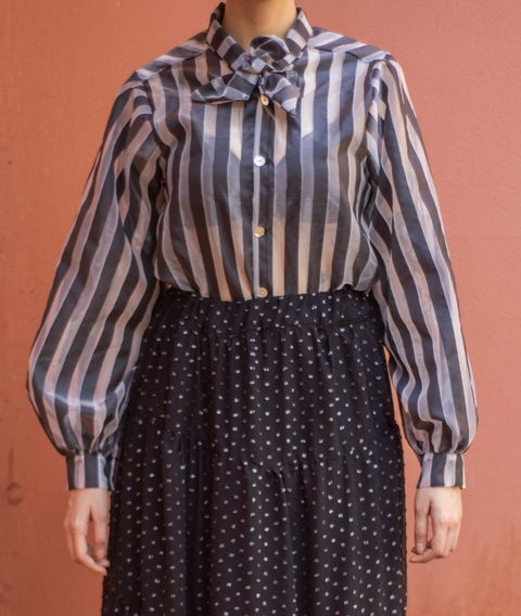 Camisa com Gola Laço