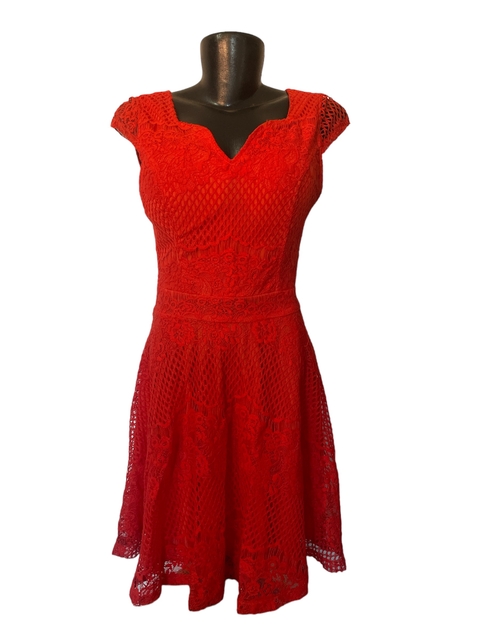 vestido de renda vermelho