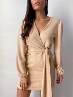 Vetido de crepe na internet