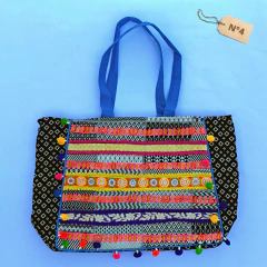 Bolso hindú con bordado e incrustaciones