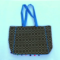 Bolso hindú con bordado e incrustaciones