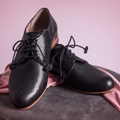 Derby Mia Black