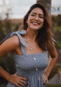 Vestido Clara (vichy pequeno preto) na internet